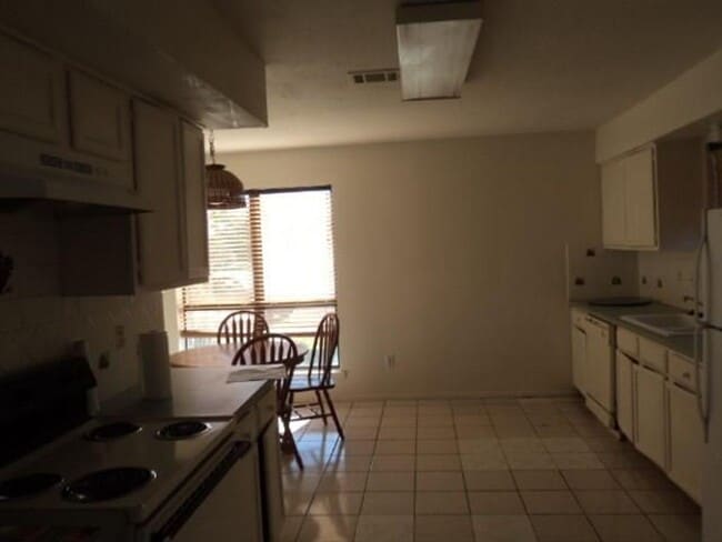 Building Photo - Rental - Mesquite, TX