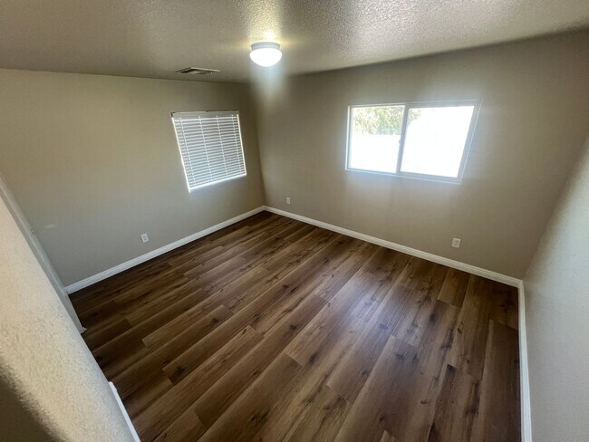 Building Photo - Stunning Two-Story Home in Desirable Iron ...