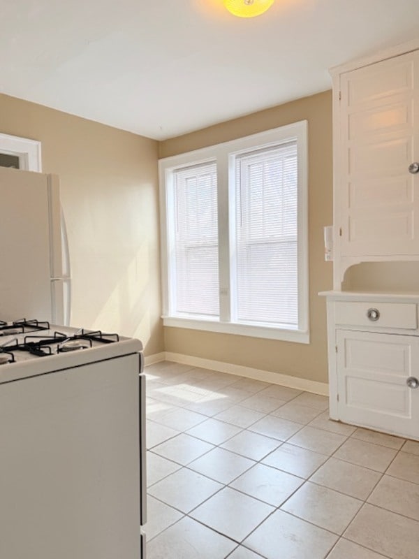 Building Photo - 28 Orchard Street - 3