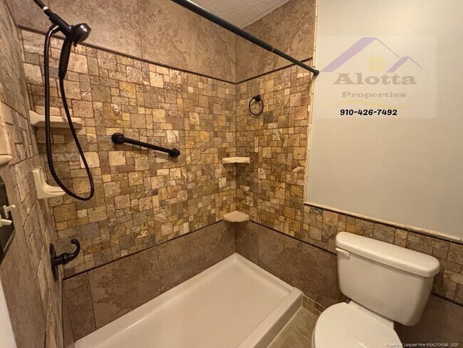 Building Photo - 1228 Bromley Dr