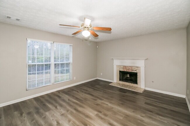 Building Photo - 1200 Catalina Pkwy