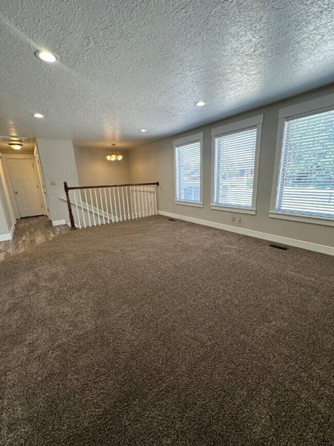 Building Photo - 2641 N 1375 W