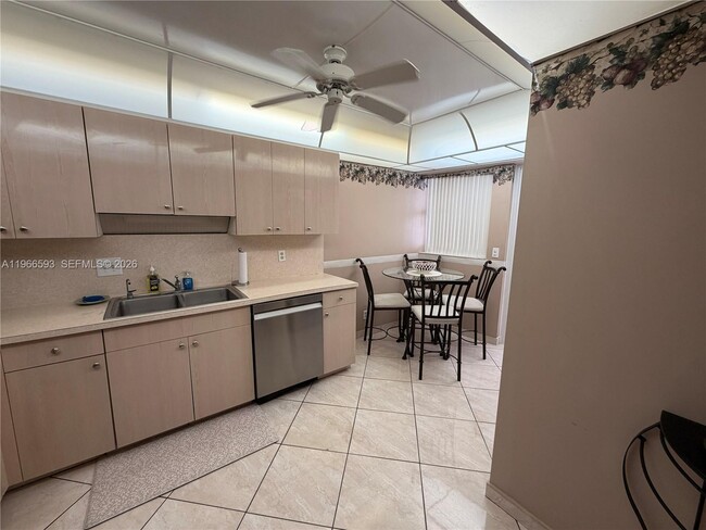 Building Photo - 4100 Galt Ocean Dr