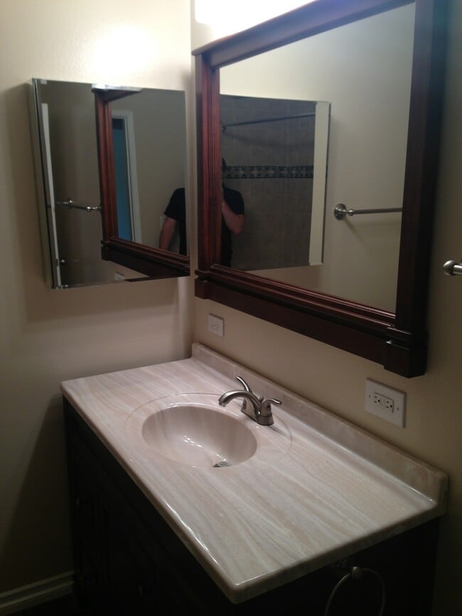 Building Photo - Yorba Linda Condo, 2 bedroom, 2 bath, single story, pet friendly, 1 car garage