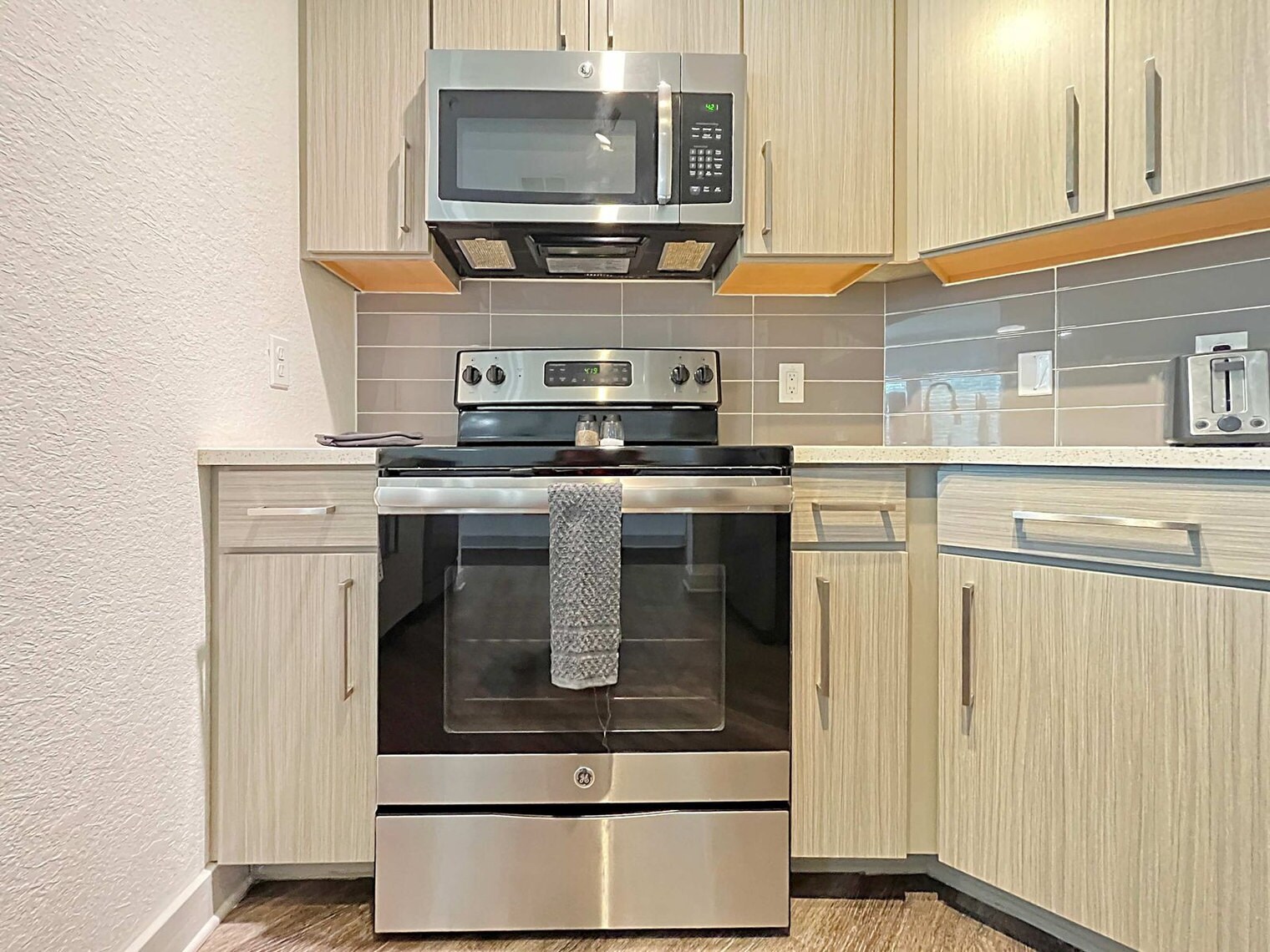 Building Photo - 2615 N Grady Ave