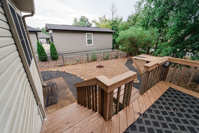 Building Photo - Charming 3 bedroom, 2 bathroom located in the picturesque Hot Springs Village