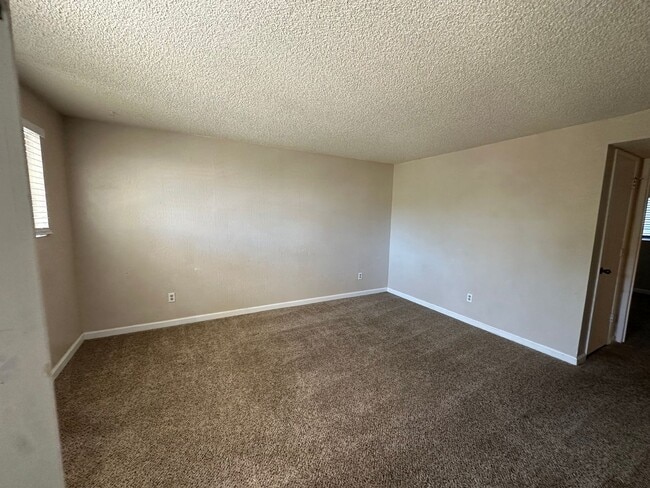 Building Photo - 750 Plumas St