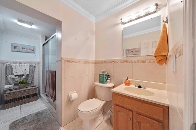 Building Photo - 1054 SW 124th Ct