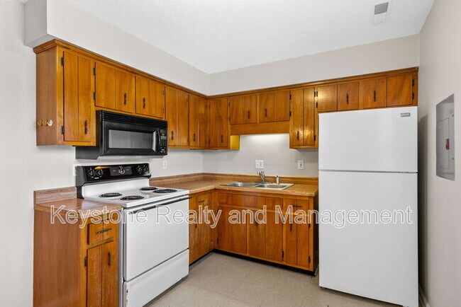 Building Photo - 1375 Thompsonville Ln
