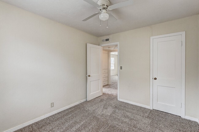 Building Photo - Welcome to the Bethany 2 Bedroom, a charmi...
