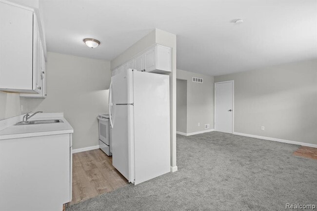 Building Photo - 162 Princeton Dr