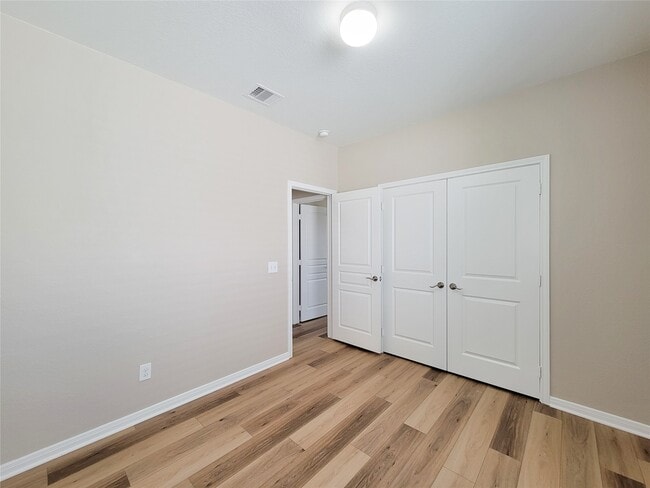 Building Photo - 6535 Dayridge Ln