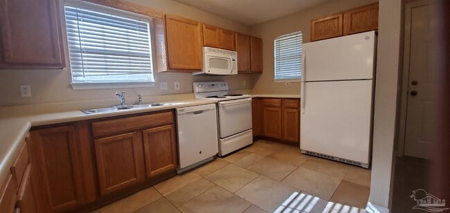 Building Photo - 2520 Trailwood Dr