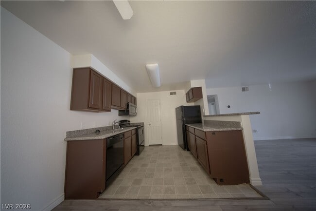 Building Photo - 2606 S Durango Dr