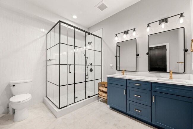 Building Photo - 330 Wright St