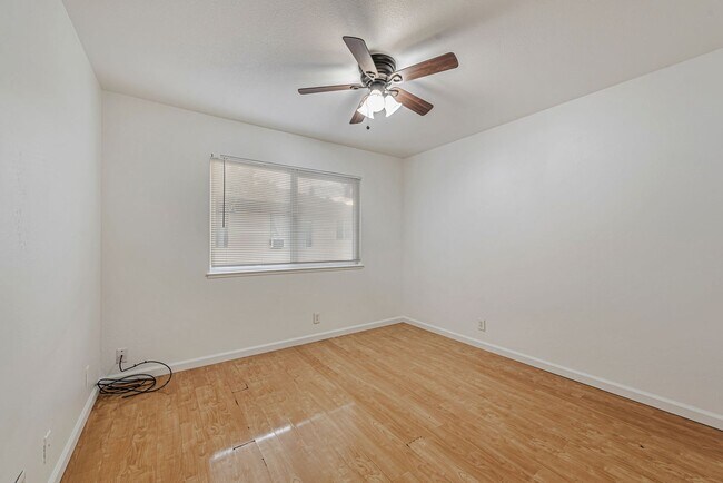 Building Photo - 2 Story Condo in Charry Plaza HOA
