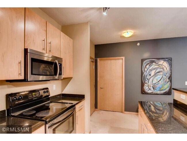 Building Photo - 7600 Lyndale Ave S