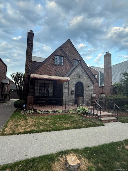 Building Photo - 63-127 Fitchett Street Unit