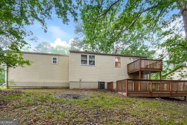 Building Photo - 3332 Chesterfield Ct