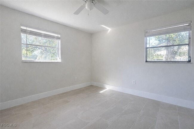 Building Photo - 768 Dellena Ln