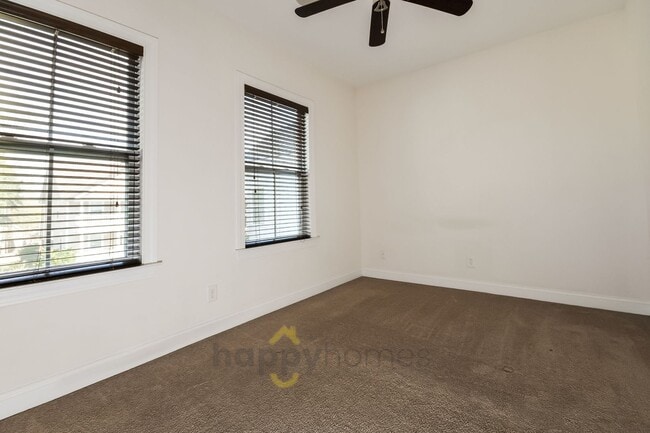 Building Photo - Modern 2x2.5 Living in the Heart of Park Circle