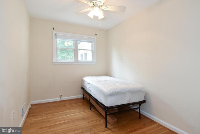 Building Photo - 6246 22nd Rd N