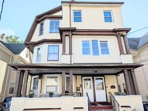 Building Photo - 133 Poplar St