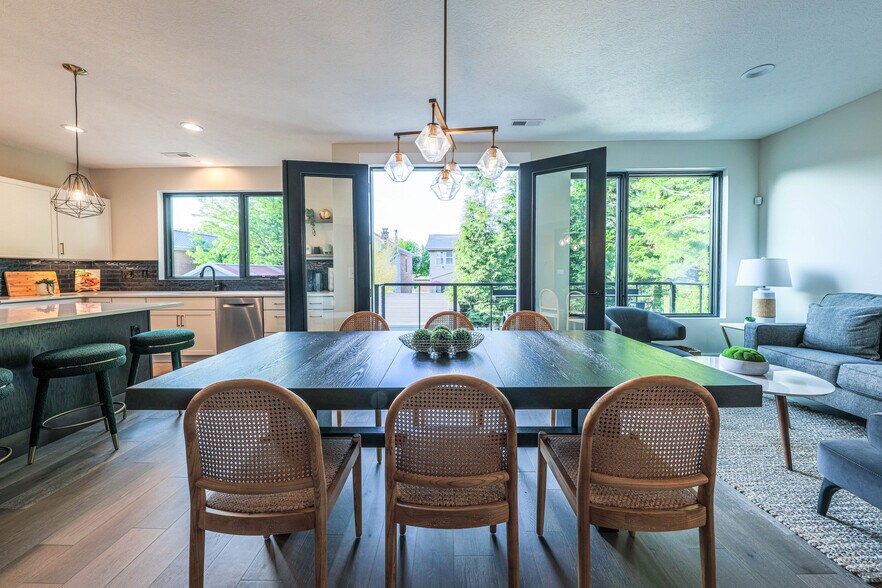 Building Photo - 362 Zimpfer St