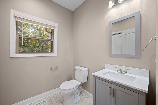 Building Photo - Move-In Special Available! Beautiful 4BR Home with Finished Basement