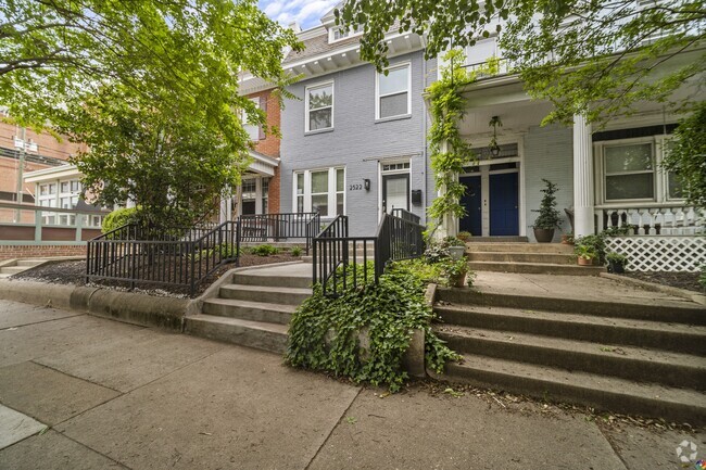 Building Photo - 2522 Floyd Ave