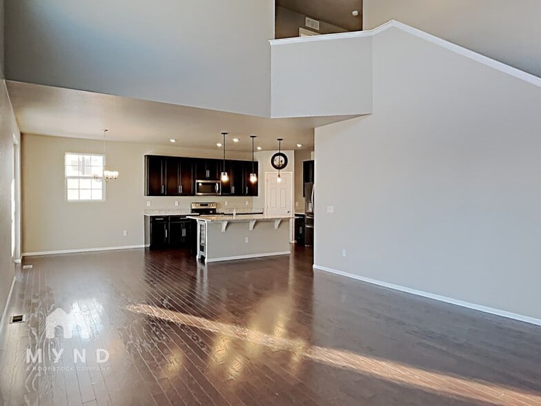 Building Photo - 15955 E Otero Cir