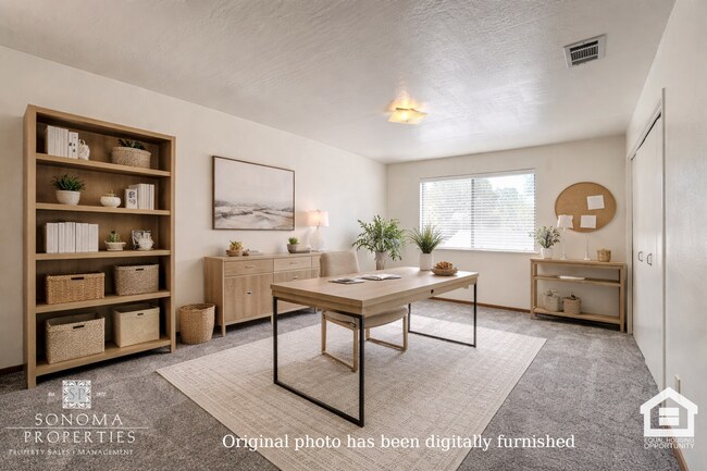 Building Photo - Spacious 4+BD/3BA Two-Story Home with Expansive Yard