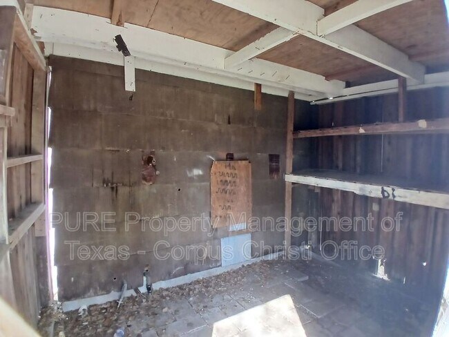 Building Photo - 1506 Crosby St