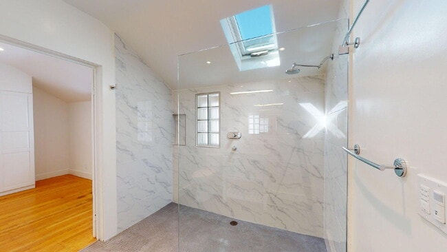 Building Photo - Elegant & Updated 2BR / 1BA Apartment with Beautiful City Views — Corona Heights