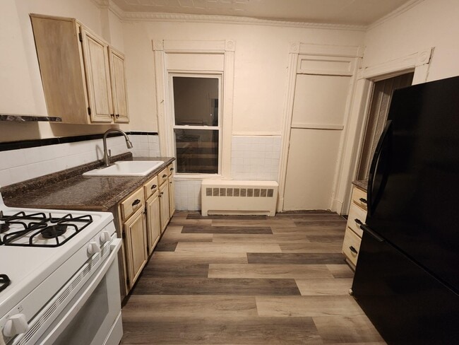 Building Photo - 44 Benkard Ave