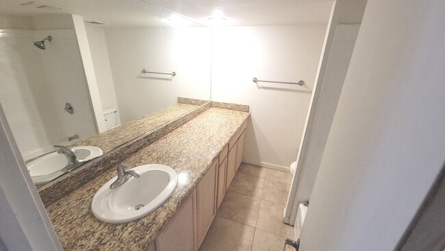 Building Photo - 1702 W Tuckey Ln