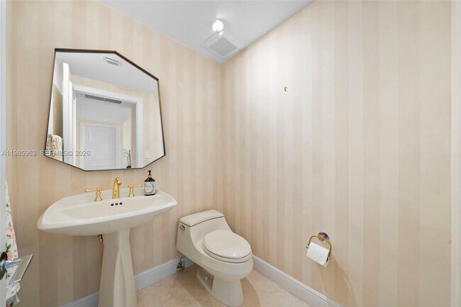 Building Photo - 781 Crandon Blvd