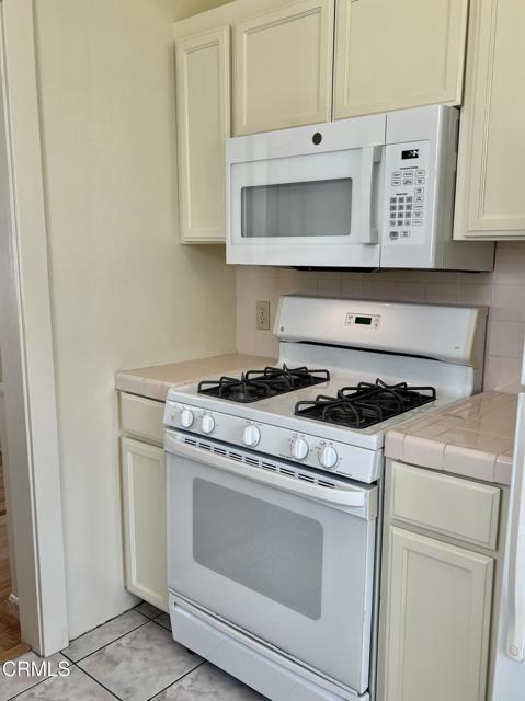 Building Photo - 5649 Huntington Dr N