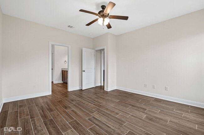 Building Photo - Check Out this 3 bed 2 bath in Shreveport