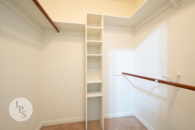Building Photo - Woodward Park Home, 3BR/2BA, Pool, Spa, Gr...