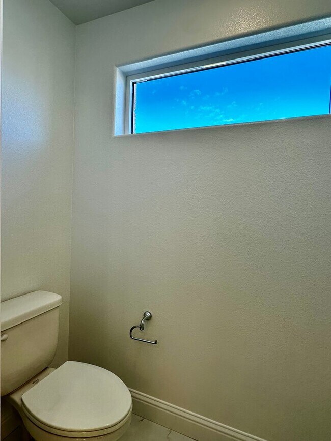 Building Photo - New Luxury Townhouse in Saratoga