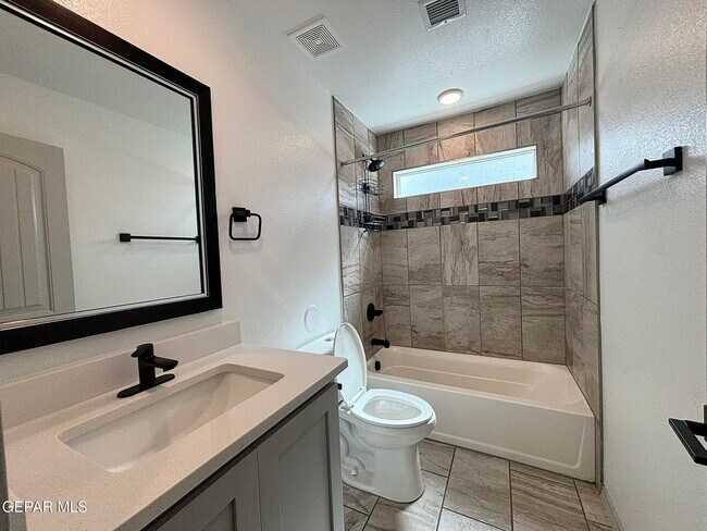 Building Photo - 4828 Marisabel Azcarate St