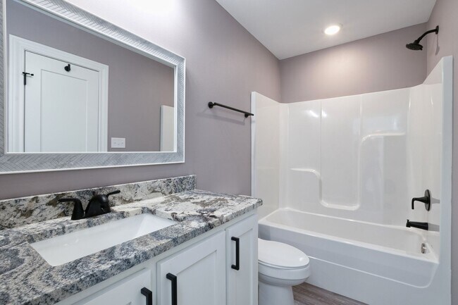 Building Photo - 2 YEAR OLD DUPLEX NEAR ACU!