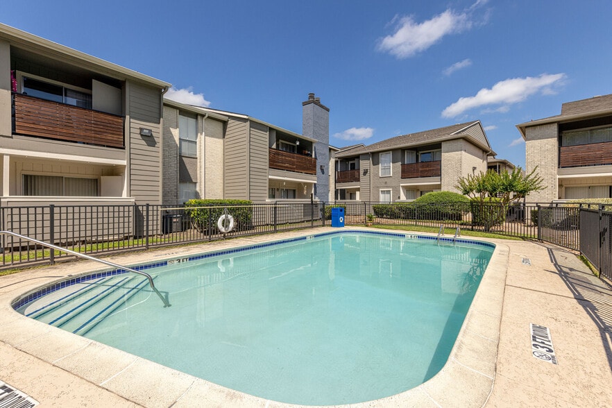 The Landing at Clear Lake 240 El Dorado Blvd ster TX 77598