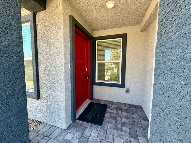 Building Photo - BRAND NEW 3 BED 2.5 BATH 2 CAR GARAGE TOWN...