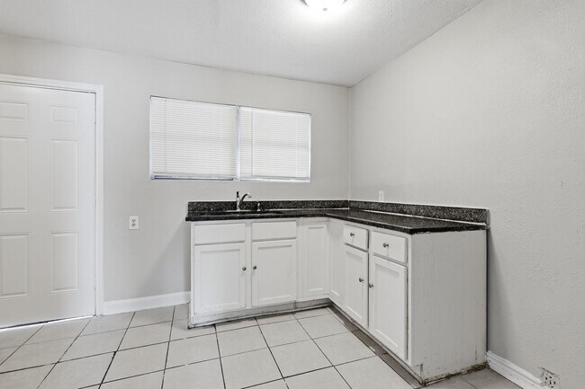 Building Photo - 1114 1st Ave N