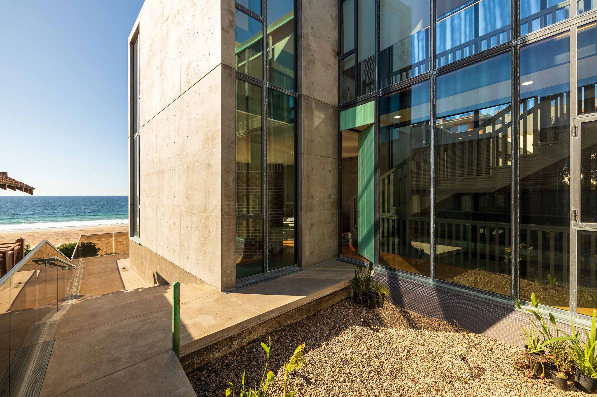 Building Photo - 1812 The Strand