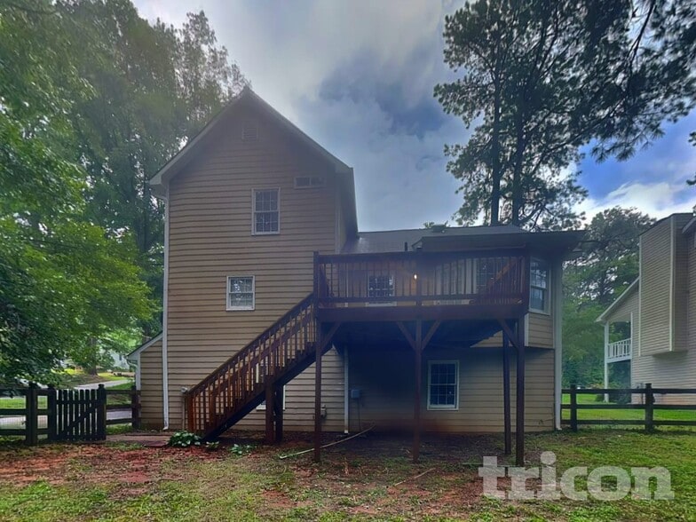 Building Photo - 1035 Peace Dr