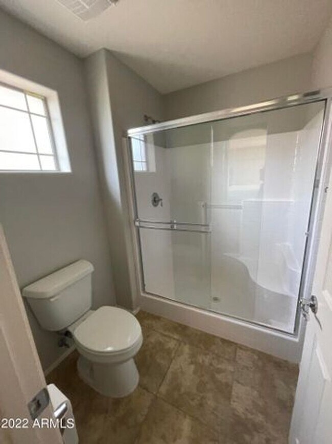 Building Photo - 2449 E Vermont Dr