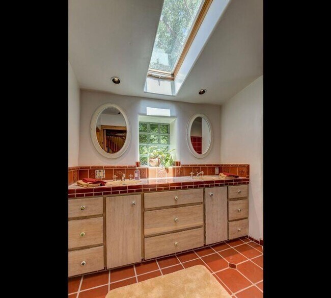 Building Photo - Live in a Piece of Santa Fe’s History – Av...